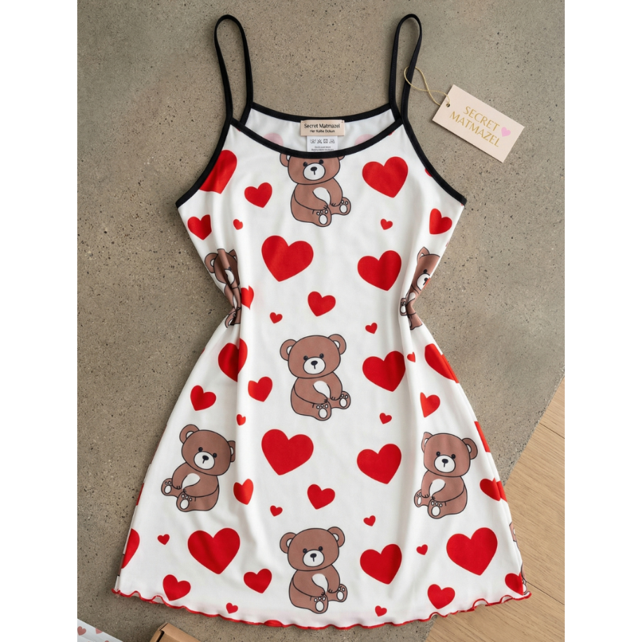 Teddy Love Kalp Desenli Askılı Mini Gecelik – Romantik    Çekici Tasarım — görsel 3